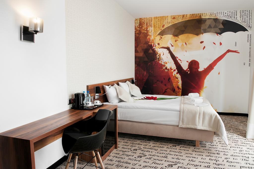 Hotel Piano Lublin Habitación foto